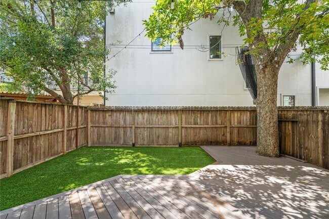 Building Photo - 5337 Nolda St