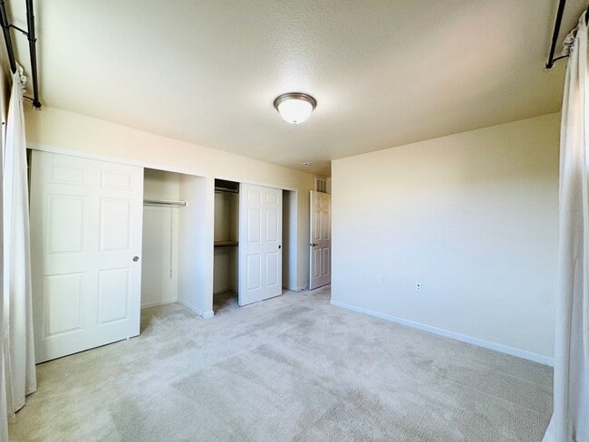 Building Photo - Charming 2 Bed, 2.5 Bath house located off of 119 and 287. Across from Longmont Rec Center and St...