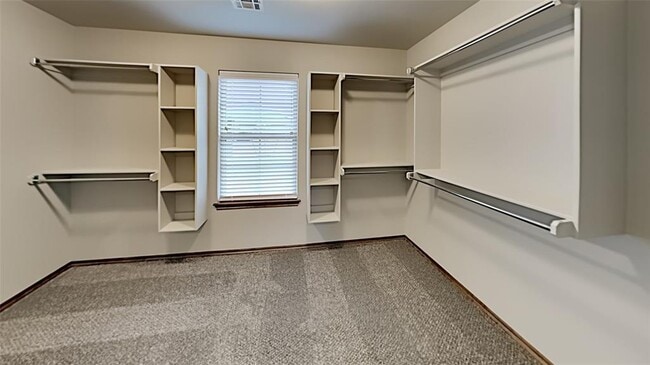 Building Photo - 7025 Hidden Trail Ln