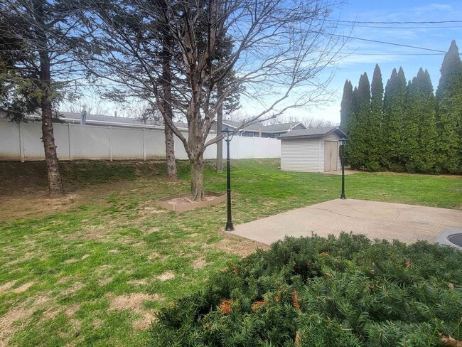 Building Photo - 445 Peach St