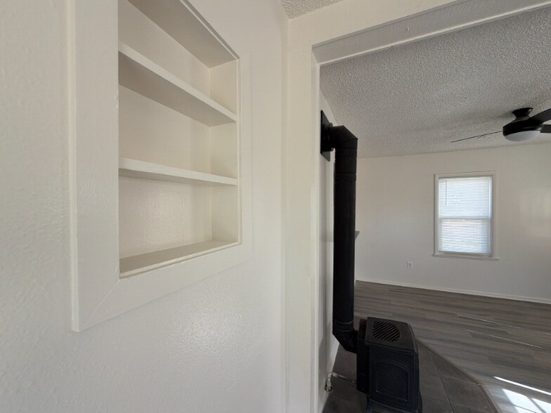 Building Photo - 131 7th St
