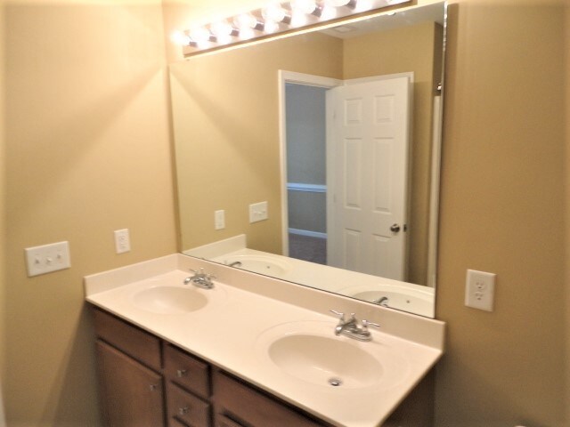 Building Photo - 3955 Patriot Ridge Court