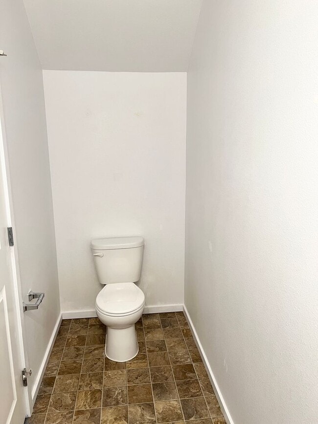 Building Photo - New on the market!