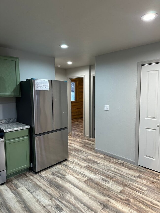 Building Photo - Sign new lease for February and save 1/2 a...