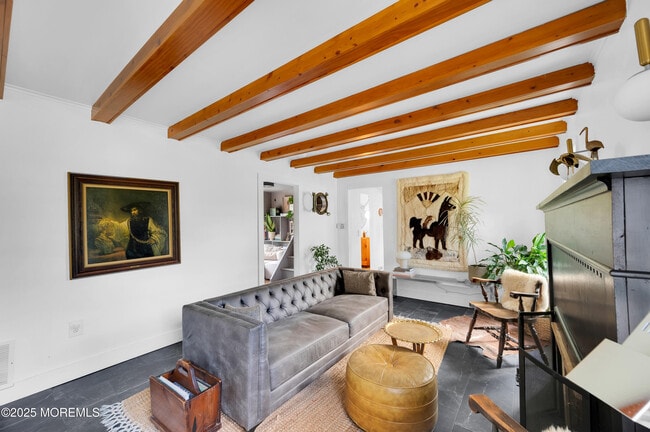 Building Photo - 638 Parkside Ave