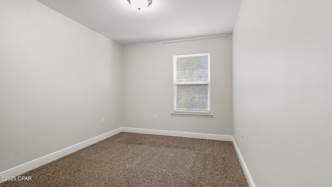 Building Photo - 1881 Pointe Dr