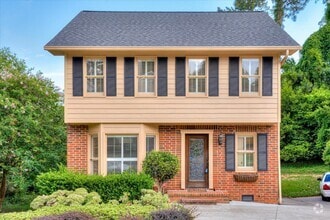 Building Photo - 2001 Summer Ridge Dr