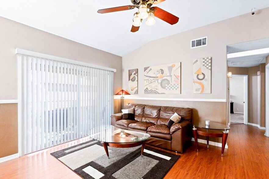 Building Photo - 8060 E Goldenrod Ln