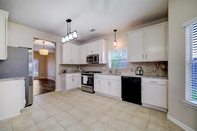 Building Photo - 3719 Wild Oak Dr