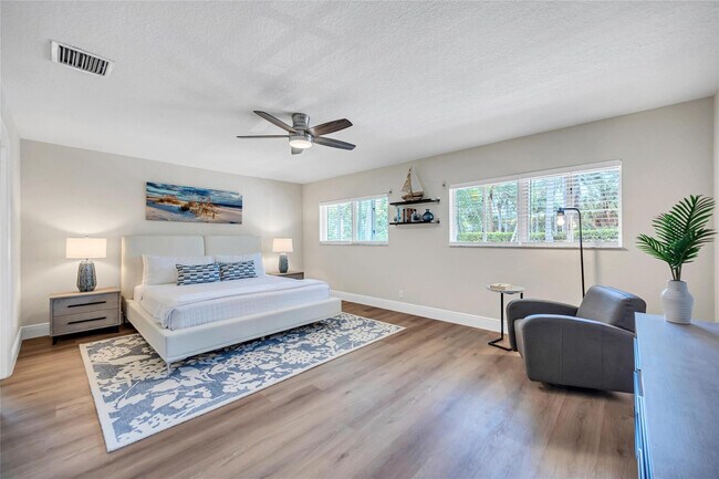 Building Photo - 1643 Seabreeze Blvd