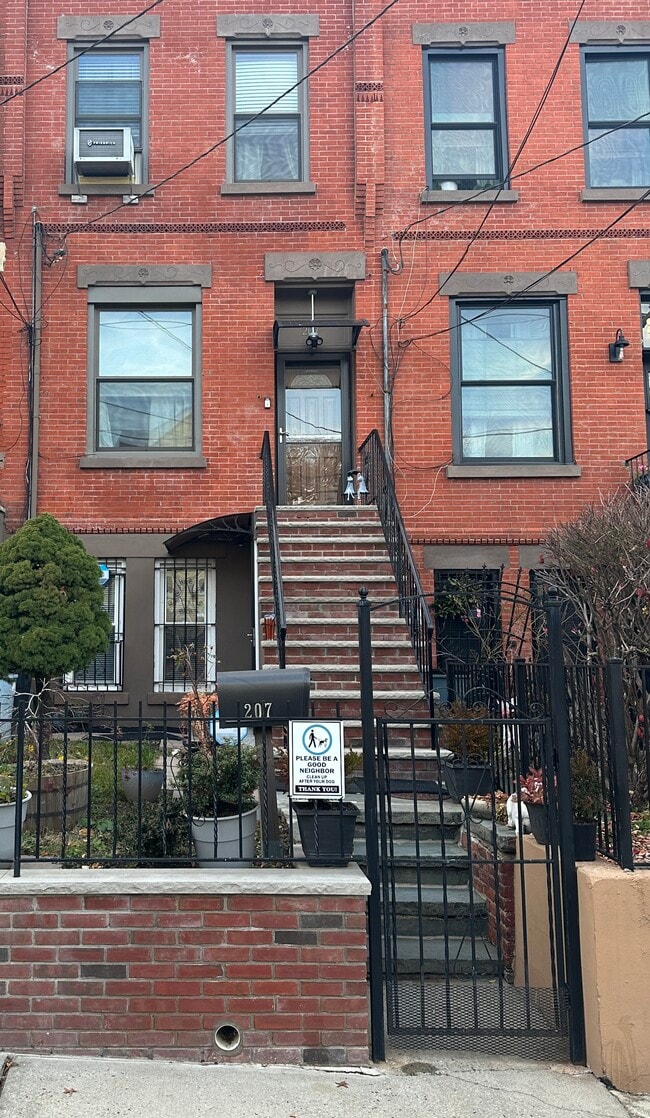 Building Photo - 207 Clerk St