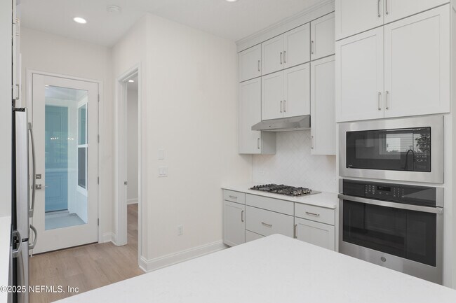 Building Photo - 50 Sewall Ln
