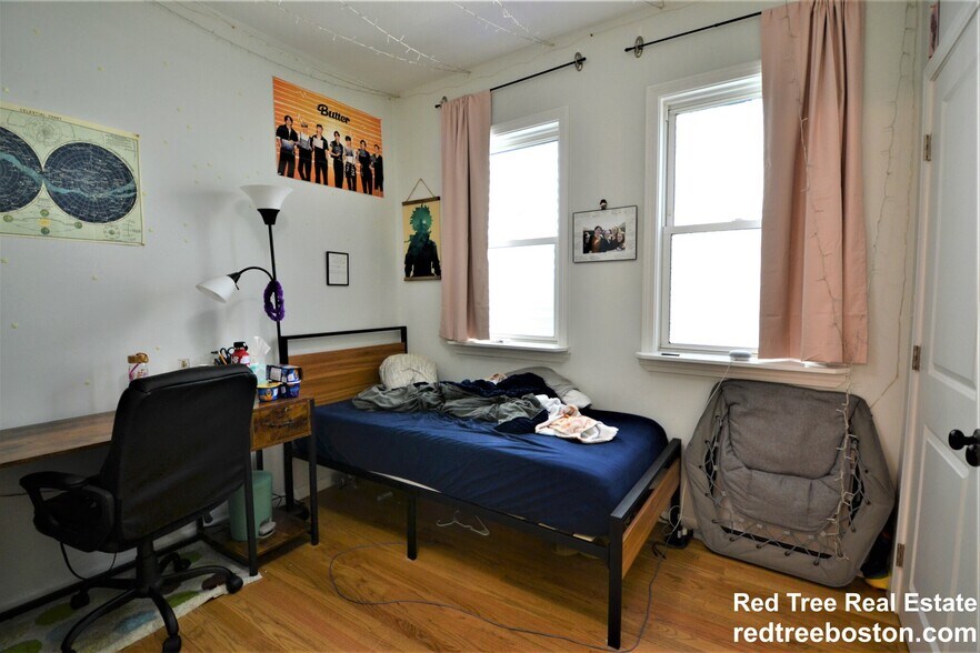 Building Photo - 179 Putnam St