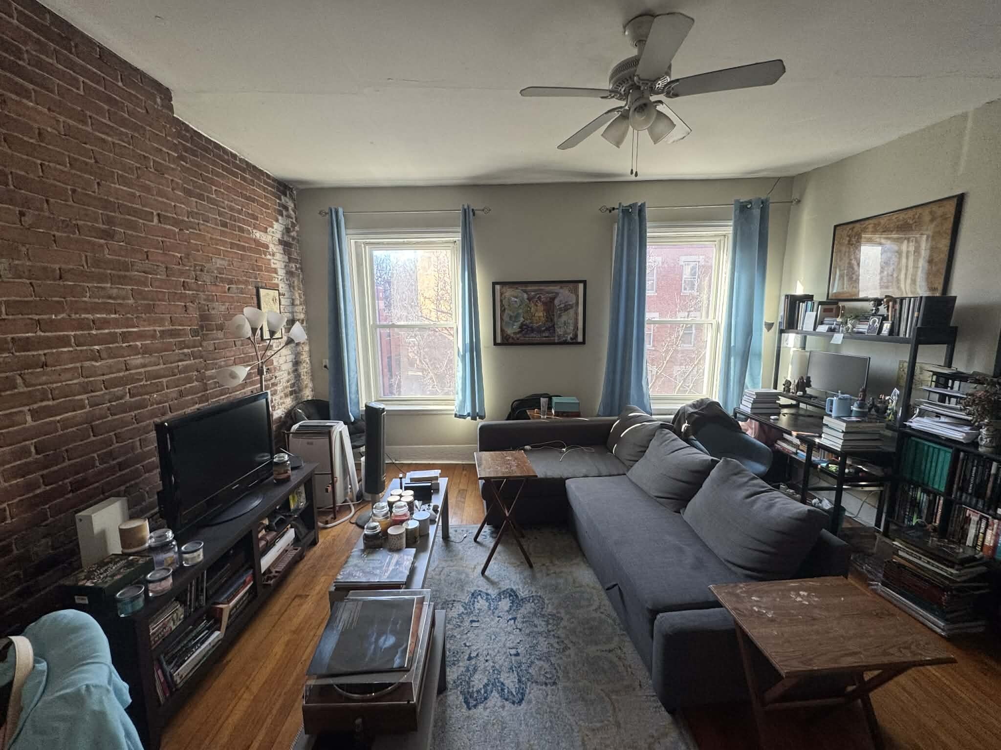 Building Photo - 437 Hanover St