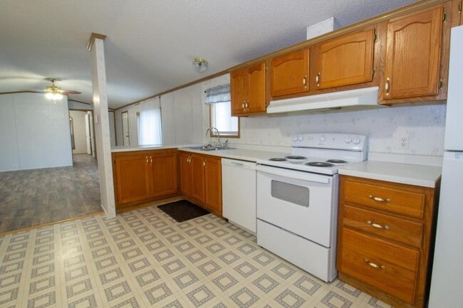 Building Photo - 25701 Recoil Dr