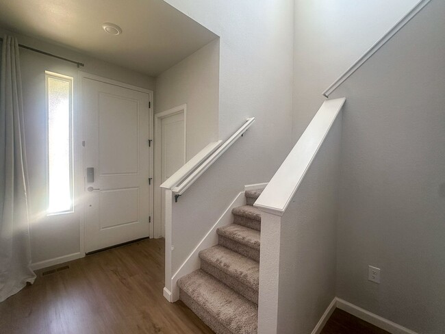 Building Photo - Alder Creek 3bd 2.5ba paired home for rent!