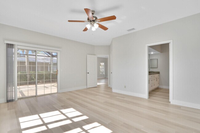 Building Photo - 7340 Pine Creek Way