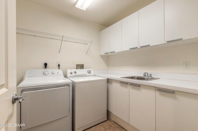 Building Photo - 3245 S Atlantic Ave