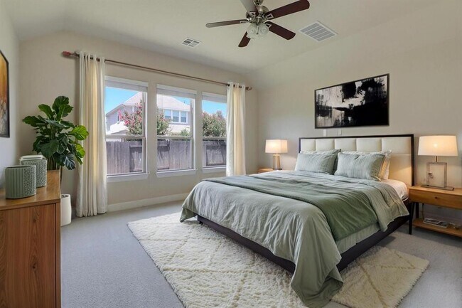 Building Photo - 3009 Silvergrass Cv