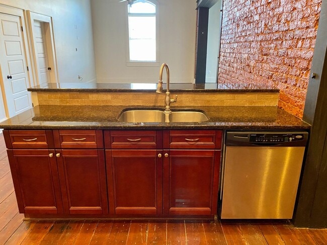 Building Photo - Beautiful 2BR/2BA Loft in Downtown Opelika