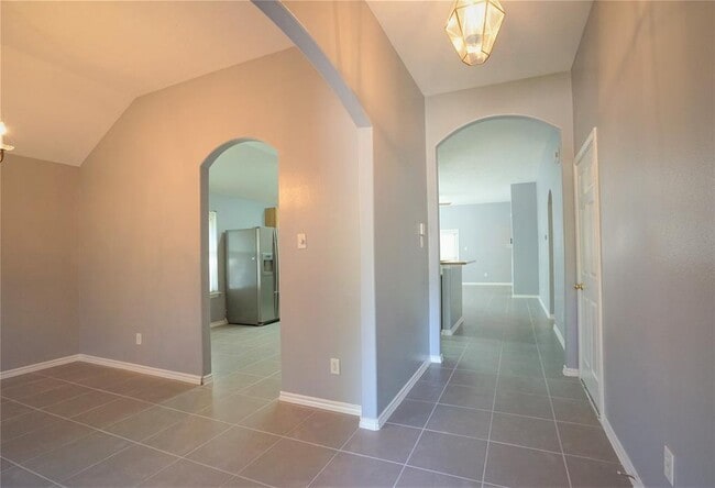 Building Photo - 106 S Abram Cir