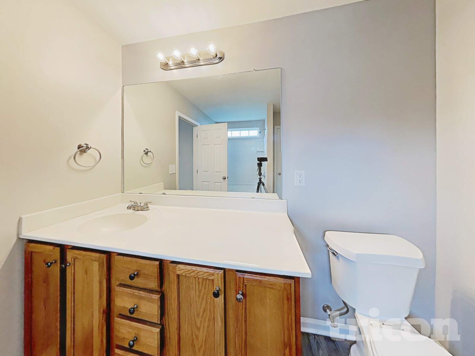 Building Photo - 5213 Hildreth Court