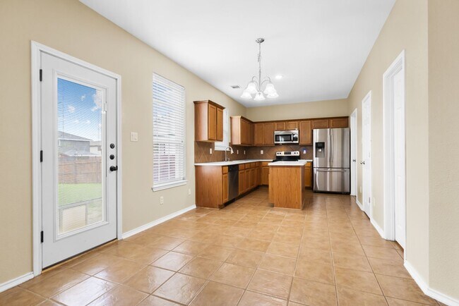 Building Photo - 157 Carmel Dr