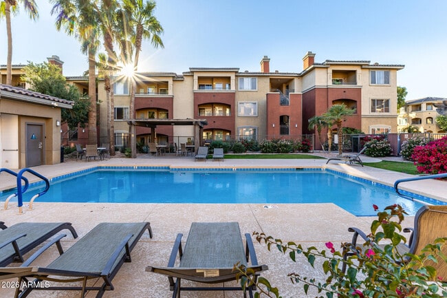 Building Photo - 5401 E Van Buren St