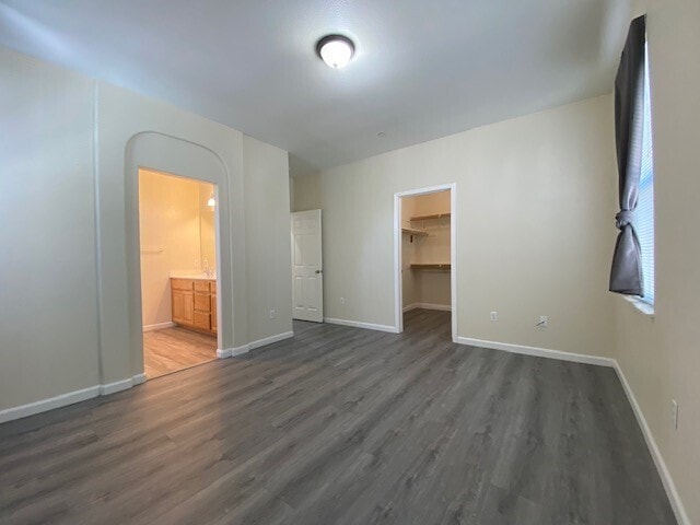 Building Photo - Charming 3-Bedroom, 2.5-Bath, 1,453 Sq. Ft...