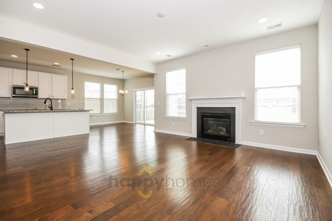 Building Photo - 3 Bedroom 2.5 Bath Home in Cane Bay Plantation of Summerville!