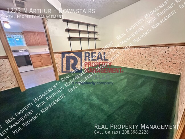 Building Photo - 1223 N Arthur-Downstairs