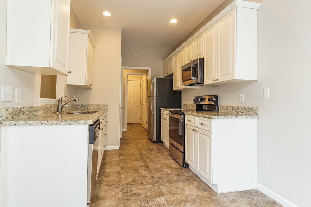 Building Photo - 392 Old Cahaba Trail