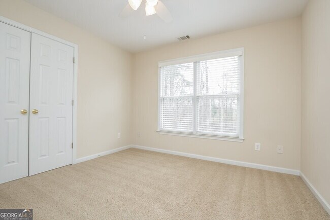 Building Photo - 3075 Woodbridge Ln