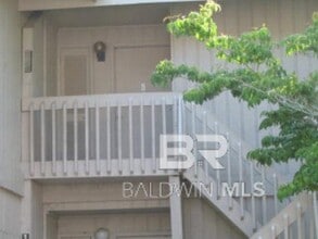 Building Photo - 2031 Sea Cliff Dr S