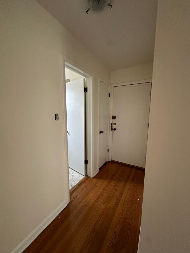 Building Photo - 4007 Dobson St