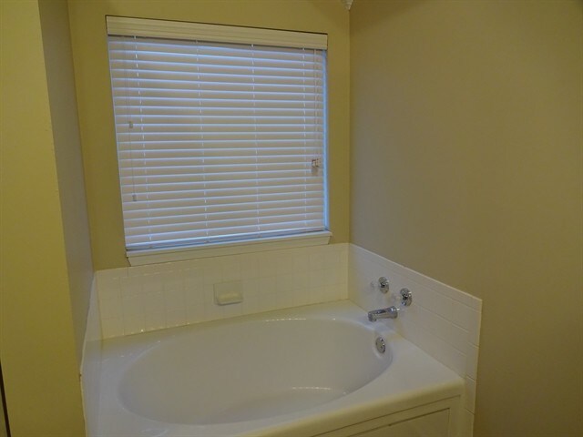 Building Photo - 11730 Sinclair Dr
