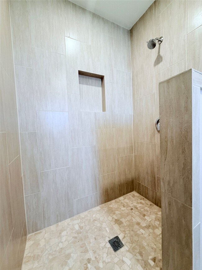 Building Photo - 7146 Bayou Forest Dr