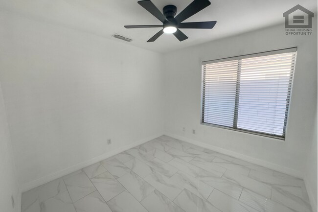 Building Photo - 3Bed/2Bath House at AZ-101 Loop/75th Ave! Ready for Immediate Move-In! -- HOME OFFICE!