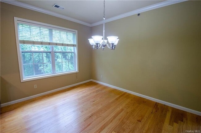 Building Photo - 204 Canter Ct