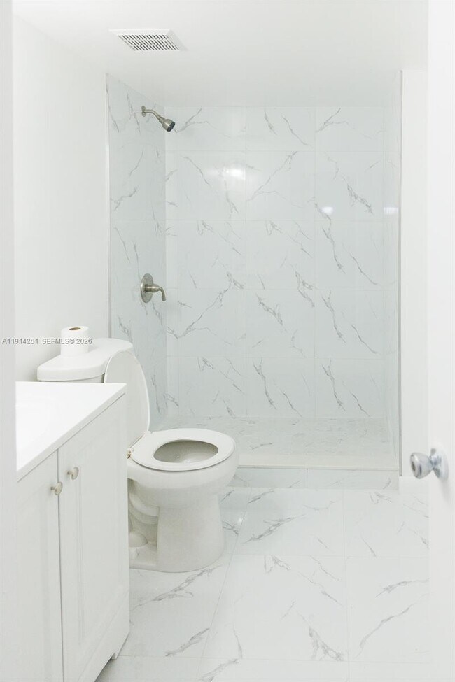 Building Photo - 14970 SW 82nd Ln