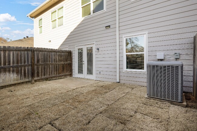 Building Photo - 16078 Echo Glen Dr