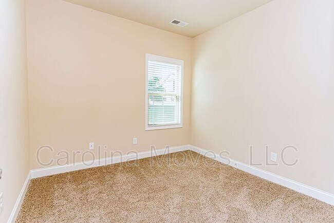 Building Photo - 12 Glenmora Rd