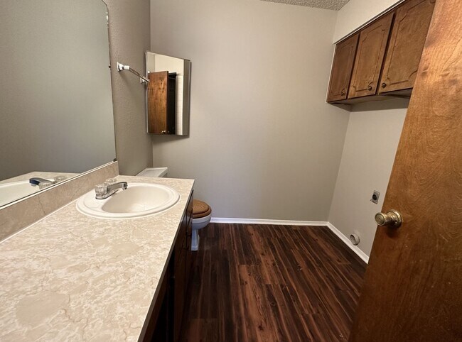 Building Photo - 1007 Southmoor Dr