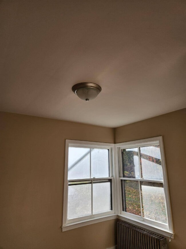 Building Photo - 2120 Highland Ave