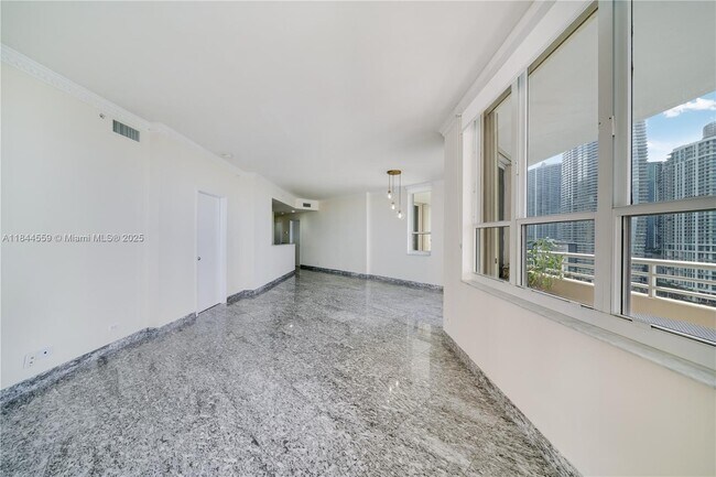 Building Photo - 888 Brickell Key Dr