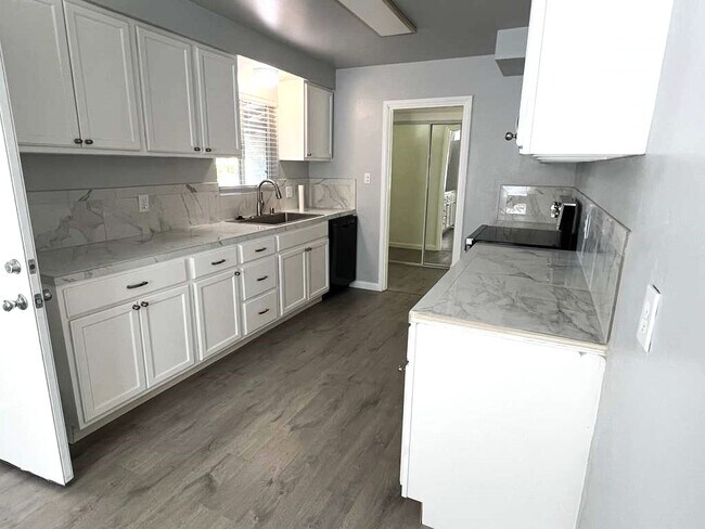 Building Photo - 3736 Orangerie Way