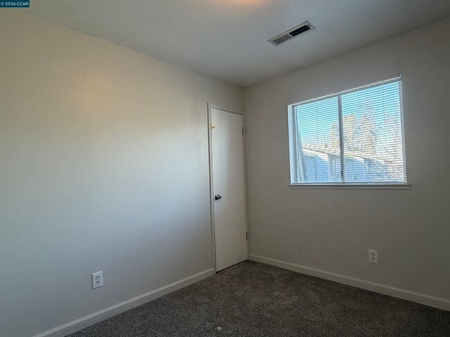 Building Photo - 1648 W N Bear Creek Dr