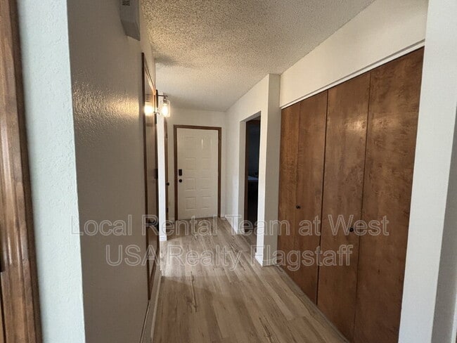 Building Photo - 2340 N Plateau Dr