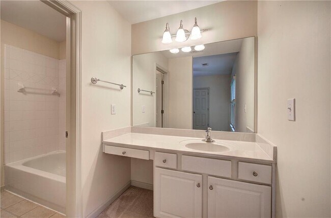 Building Photo - 2320 Starr Lake Dr NW