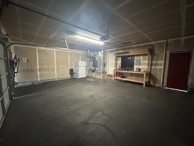 Building Photo - 284 Preakness Ln